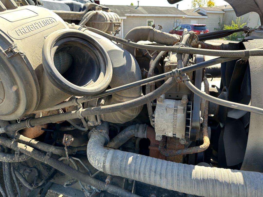 2015 FREIGHTLINER Coronado 132 - Image 32